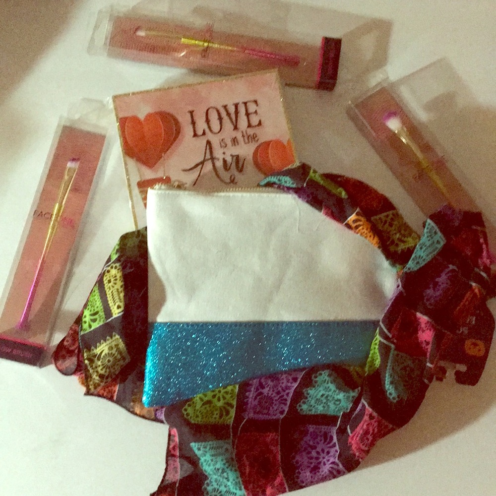 Makeup brushes , clutch purse ,scarf,pic frame